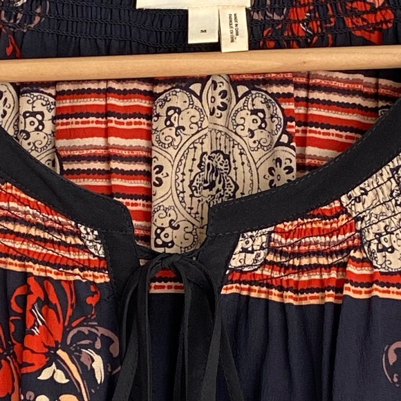 Meadow Rue Anthropologie Silk Floral Tunic Blouse Tassels Neckline Accent Sz M - Picture 5 of 5